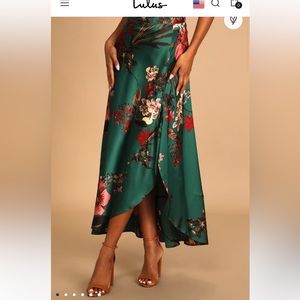 Women’s Lulu’s Satin Maxi Skirt -SZ Medium